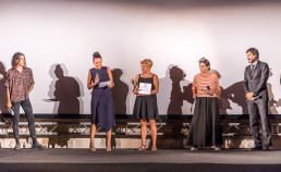 Teresa Sala ritira il premio per BEN all'Ortigia Film Festival