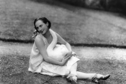 Anna Pavlova and her pet swan Jack